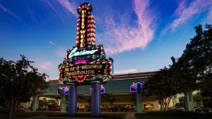 Read more about the article Hollywood Casino Tunica: One of the Best Places in Tunica to Watch a Big Sporting Event